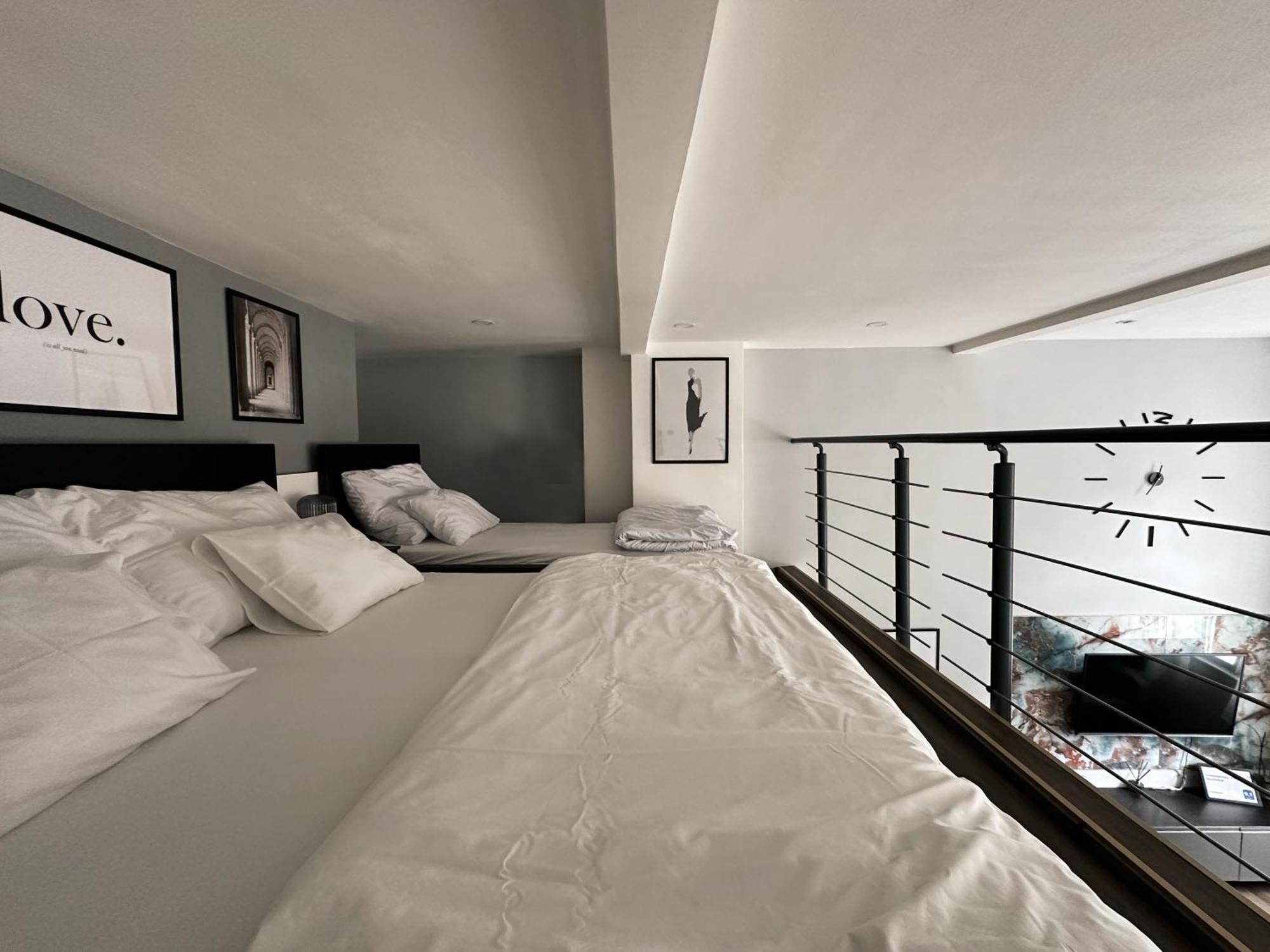 Contemporary Jindrisska Apartment プラハ エクステリア 写真